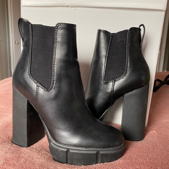 Heel booties - Picture 2 of 3